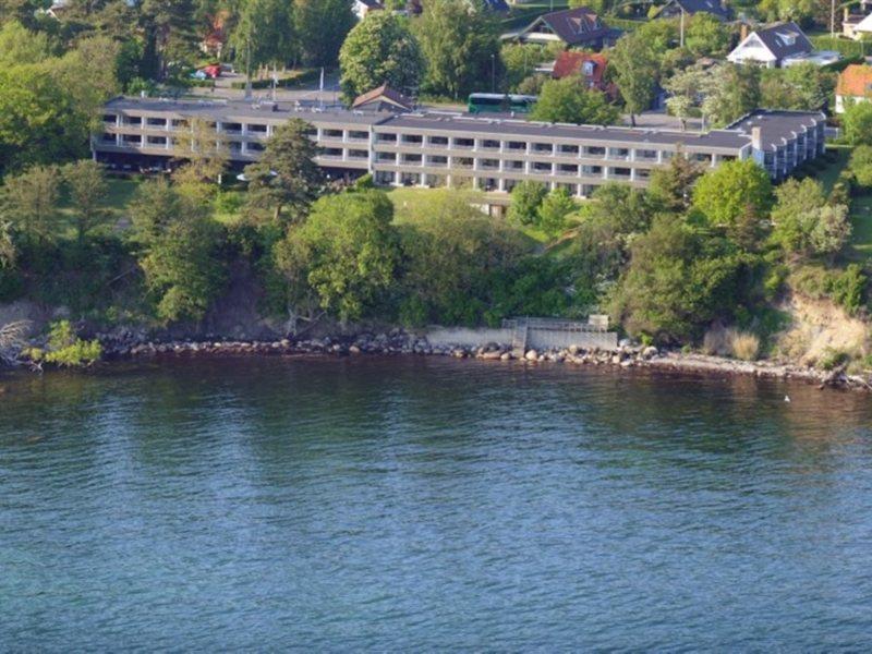 Fredensborg Badehotel Ronne Exterior photo